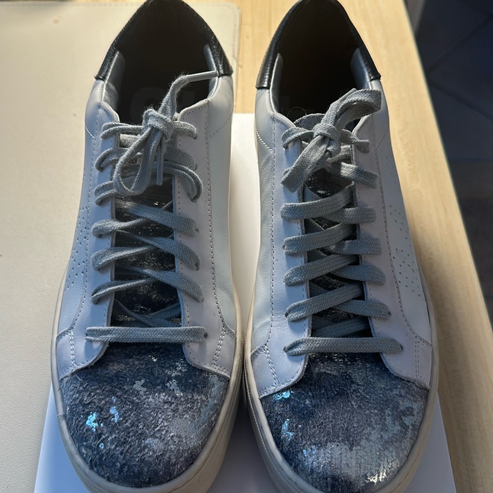 p448 White Grey & Silver Sneakers